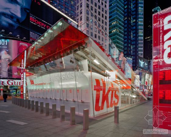 TKTS售票亭 重建的杜菲神父廣場 TKTS售票亭 重建的杜菲神父廣場