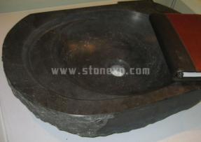 傳統(tǒng)厚重的石材衛(wèi)浴造型