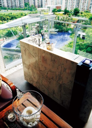 每一個細節(jié)都是對家的主題的詮釋，偏&ldquo;軟性&rdquo;的裝飾物是生活中的一部分，也是對于理性空間思索的一種補充。