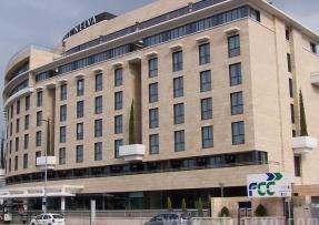 法國(guó)紅砂石的經(jīng)典工程欣賞