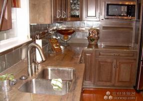 金色系廚房臺面板