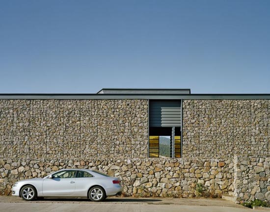 Bosque Altozano Club House, Wall Stone Design by Parque Humano 02