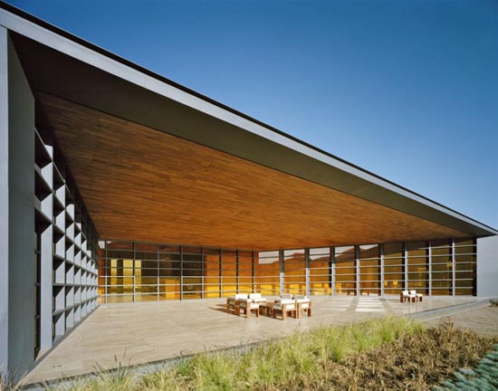 Exterior Design Bosque Altozano Club House by Parque Humano