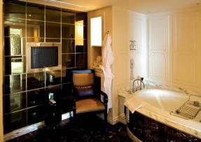 深色石材打造溫馨臥室