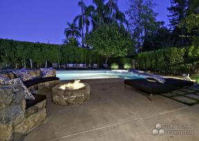 別墅庭院的石材室外地面