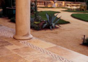 大理石裝點庭院地面