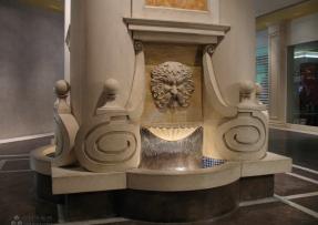 歐式風格的水池雕塑