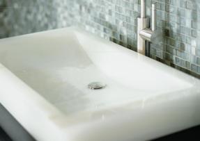 潔白無瑕的玉石洗手池