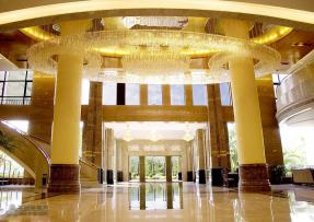 豪華氣派的酒店大堂柱面