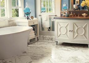 白色簡約風格浴室