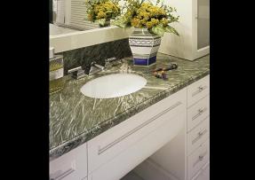 綠色石材應(yīng)用于衛(wèi)生間設(shè)計(jì)——臺(tái)面板設(shè)計(jì)