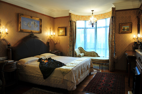 梁永標作品:祈福新邨迎風閣