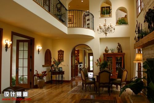 點擊圖片可在新窗口打開 白色地磚+灰色背景墻 打造簡約風格新房