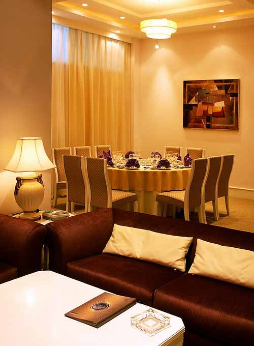 龍飛：貴州麗都燕鮑翅酒樓