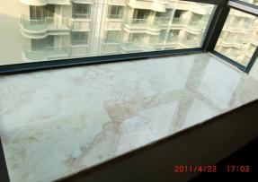 白玉洞臥室飄窗應用