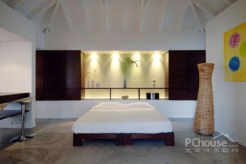 迫慶一郎作品：浪漫一身旗艦店設計