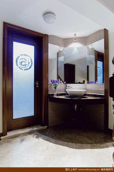 簡單家居裝飾 細看陽光下的浪費屋