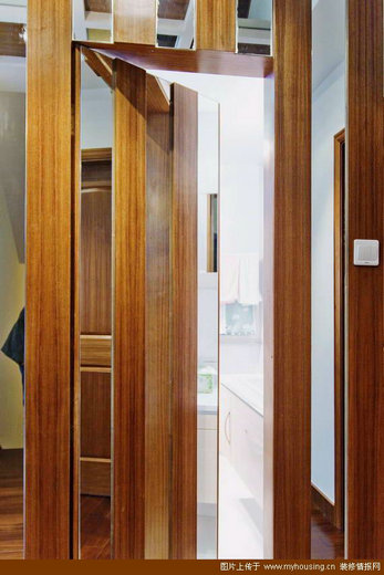 簡單家居裝飾 細看陽光下的浪費屋