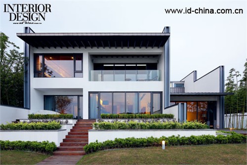 從湖面觀賞,如畫的建筑正立面(B3戶型)。