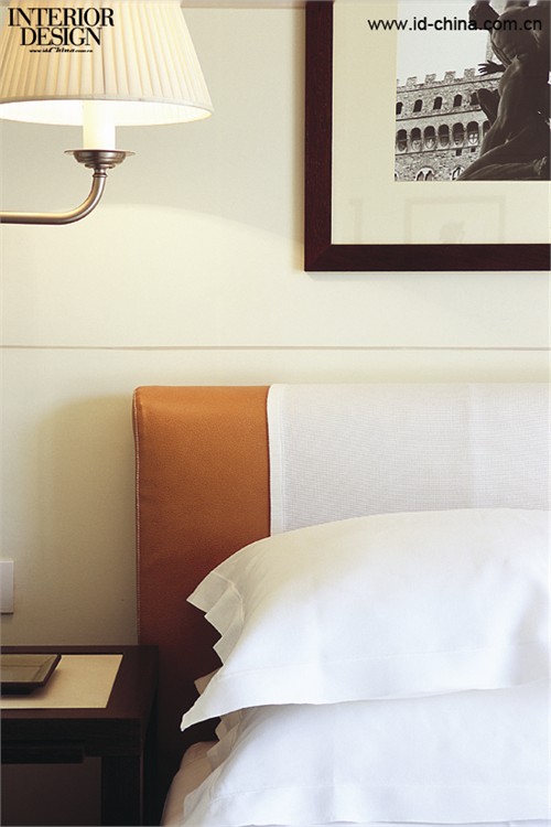 藝術作品同樣深入到了客房的布置中，隨時感受佛羅倫薩的藝術氣息。