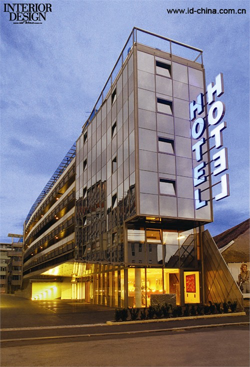 Augarten Hotel,體量干凈利落,線條簡潔明確,與周圍建筑相得益彰。