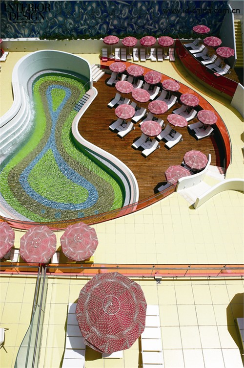 Semiramis Hotel水療區，絢麗光影。