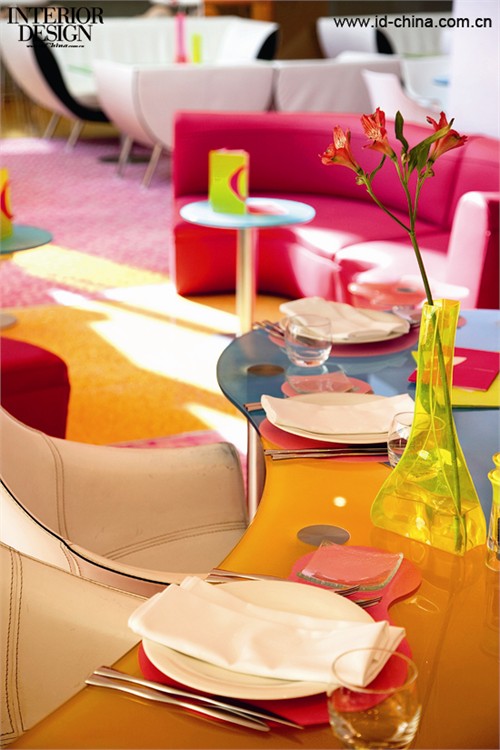 Semiramis Hotel公共區域，繽紛的色彩。