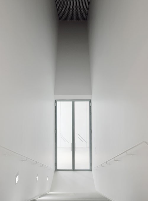 帶孔的紅色盒子2