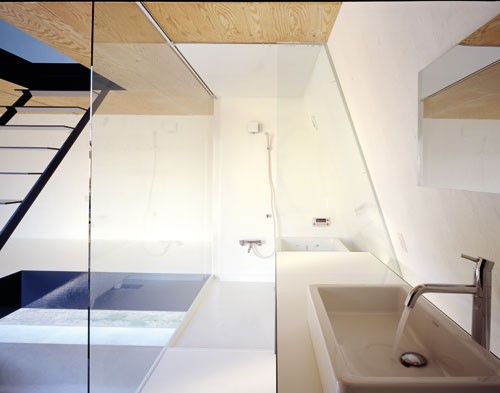 穴居House in Saijo 1