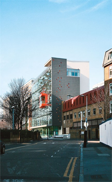 創造積極的就醫體驗-Richard Desmond兒童眼科中心1