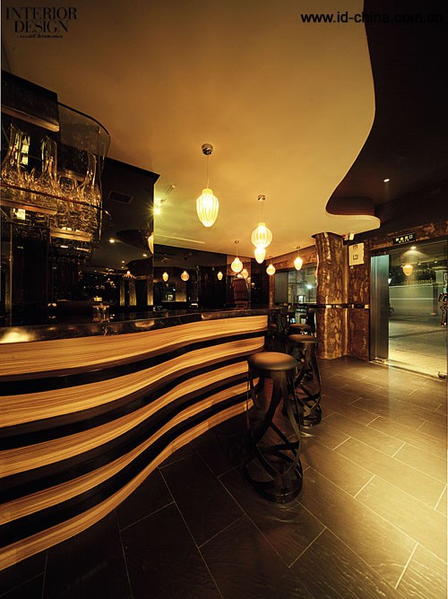 CROX闊合設計上海La L&eacute; 紅酒吧01