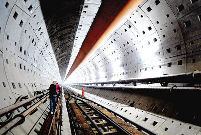 南水北調中線穿黃工程全線貫通2