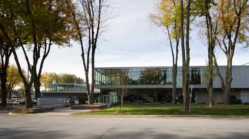 加拿大蒙特利爾L'Aomption學校進行改造2