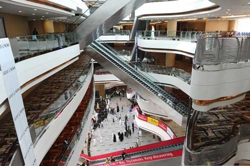 “梅登”賽馬場主題樓內部