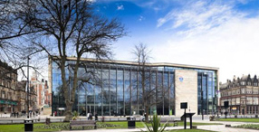 Bond Bryan為紐卡斯爾大學設計“國王門”樓1