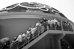 印度館外大量游客排隊