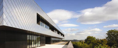 福斯特為曼切斯特設(shè)計迪茲伯里醫(yī)療園區(qū)1