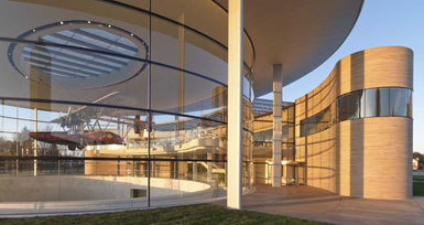 福斯特設計的福塔雷薩廳開放3