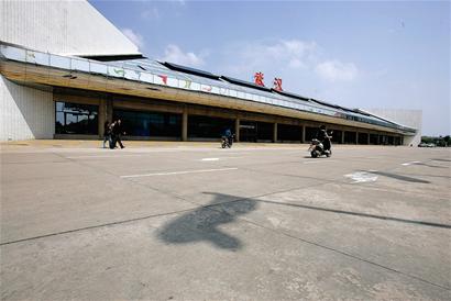 T1航站樓目前主要承擔國際和地區航班起降服務