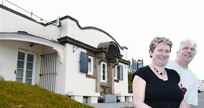 公廁改成海景小別墅 英國政府很支持1