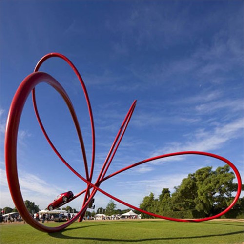 設(shè)計師蓋里.猶大的阿爾法.羅密歐汽車100周年雕塑3