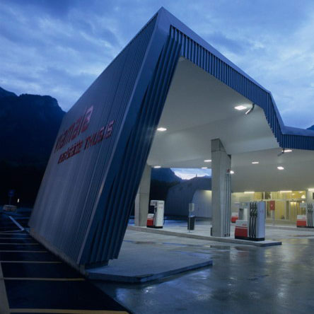 Isei-Kurat：瑞士圖西斯市高速公路服務區1