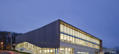 華盛頓五家新建公共圖書館的第一座正式開放1