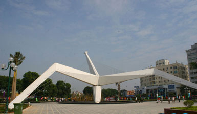 越南河內建造“和平鳥”大門英國