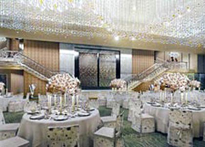 “安蒂利亞”公館的舞廳。