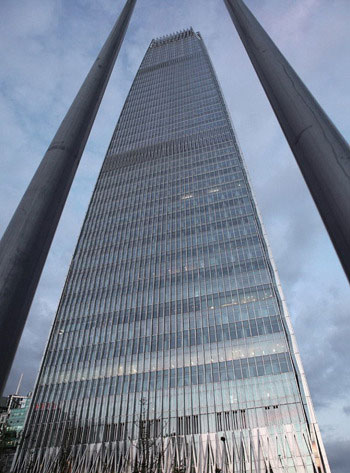 北京第一高樓正式對外亮相 能防飛機撞擊2