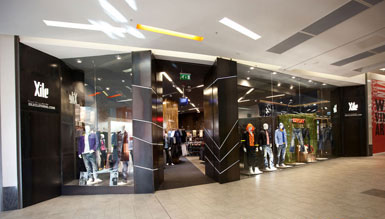 年輕建筑師設計英國格拉斯哥Xile旗艦店1