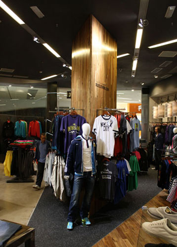 年輕建筑師設計英國格拉斯哥Xile旗艦店5