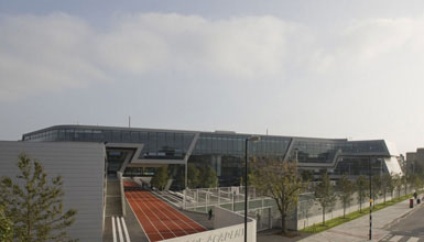 扎哈.哈迪德公布Evelyn Grace學院最新圖片 2