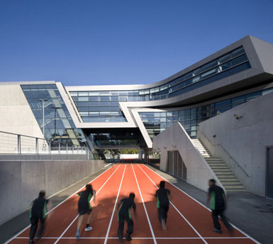 扎哈.哈迪德公布Evelyn Grace學院最新圖片 3